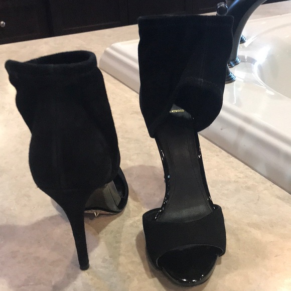 Shoes - Picture 4 of 7